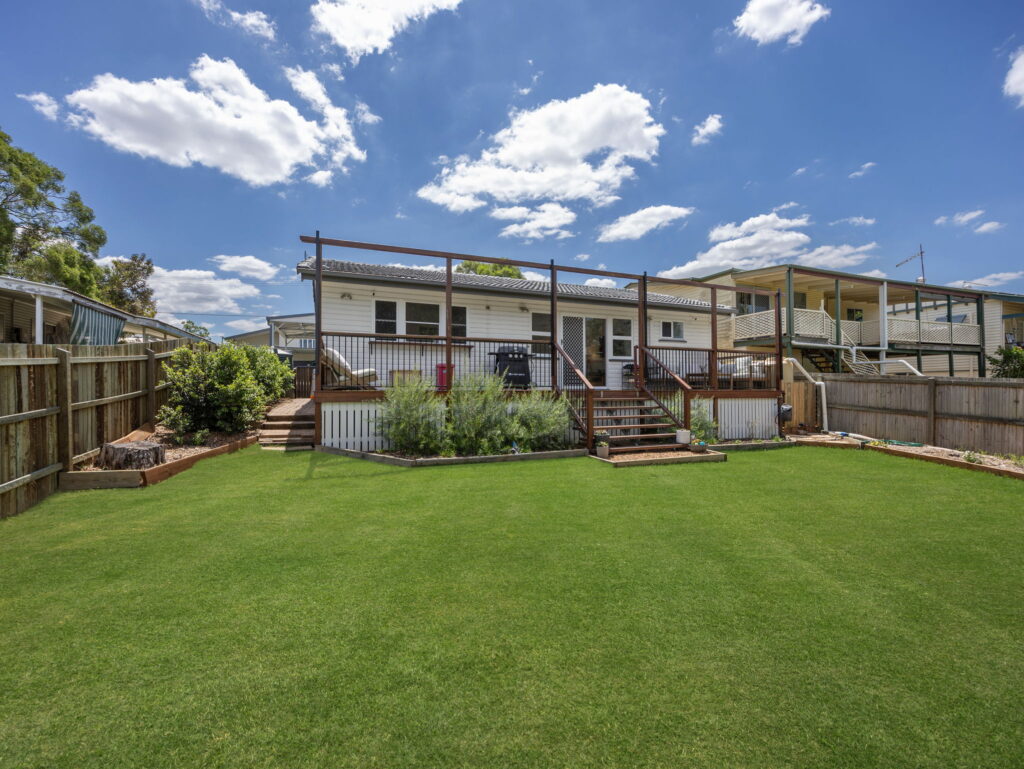 15 Logan Street, North Booval, QLD 4304