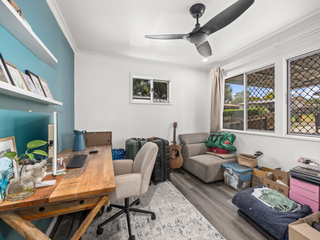 15 Logan Street, North Booval, QLD 4304