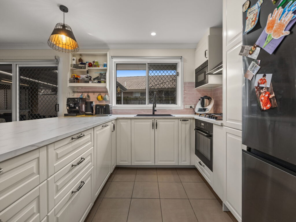 10 Shaun Street, Redbank Plains, QLD 4301