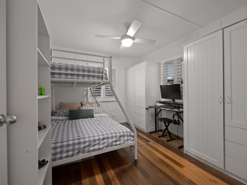36 Robertson Road, Eastern Heights, QLD 4305