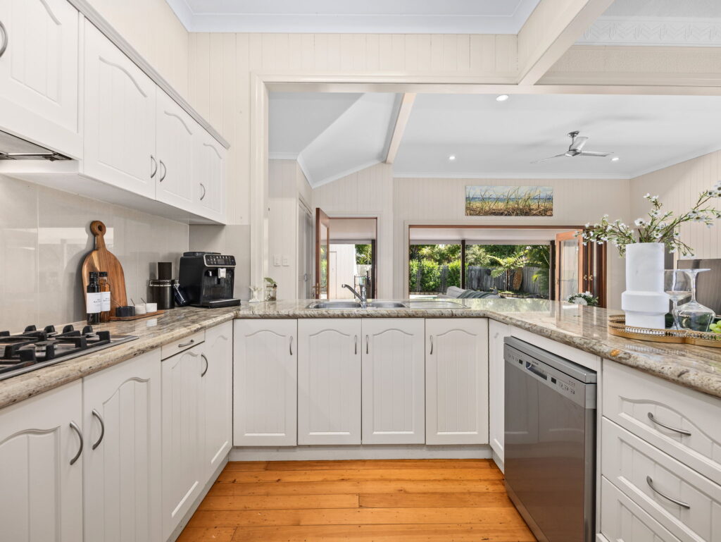 7 Advance Street, Newtown, QLD 4305