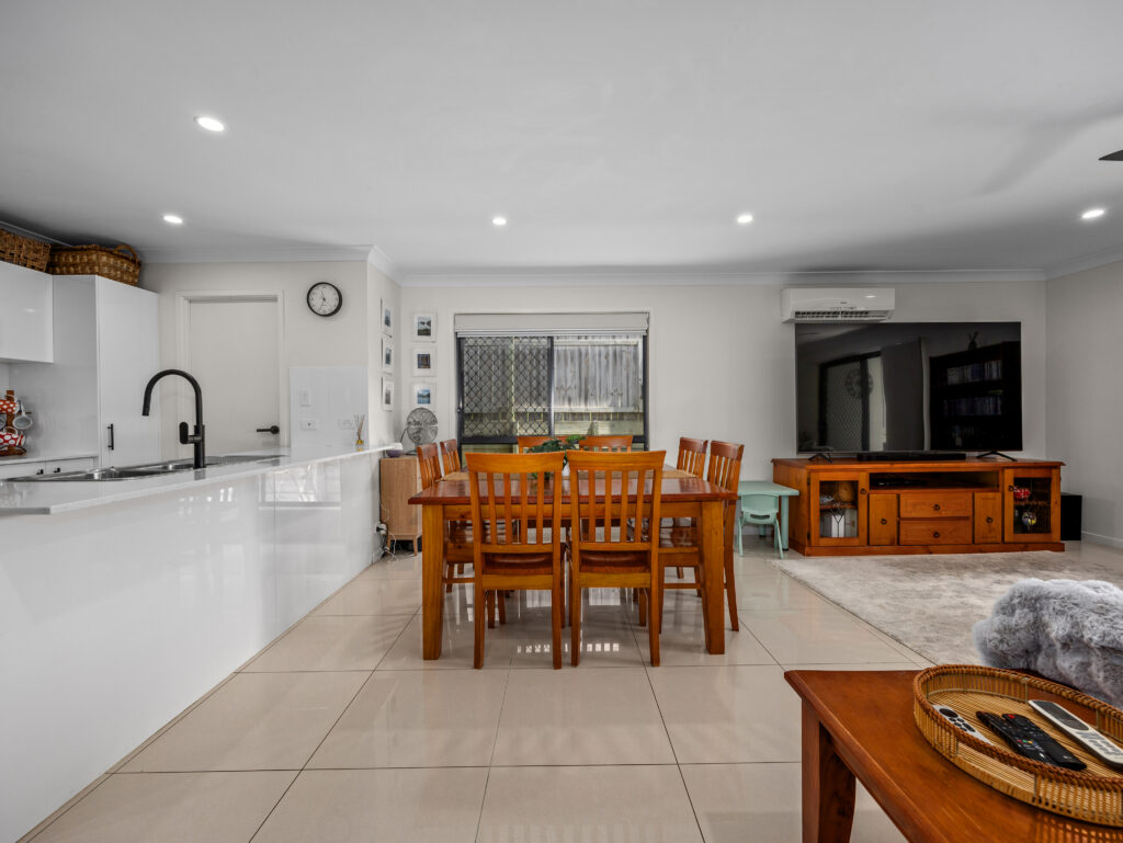 14 Wyness Street, Deebing Heights, QLD 4306