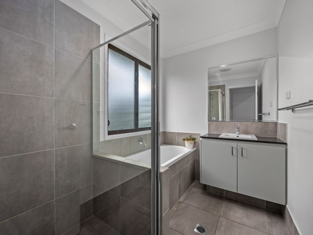4 Tahoe Street, Logan Reserve, QLD 4133