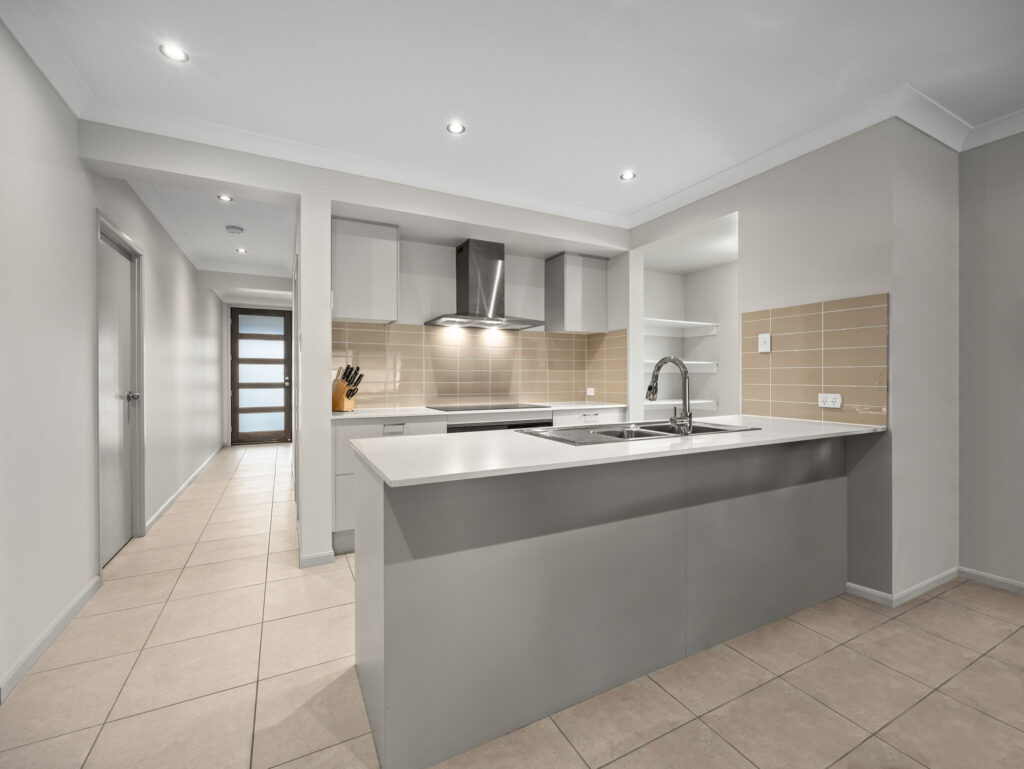 6 Mossman Place, South Maclean, QLD 4280