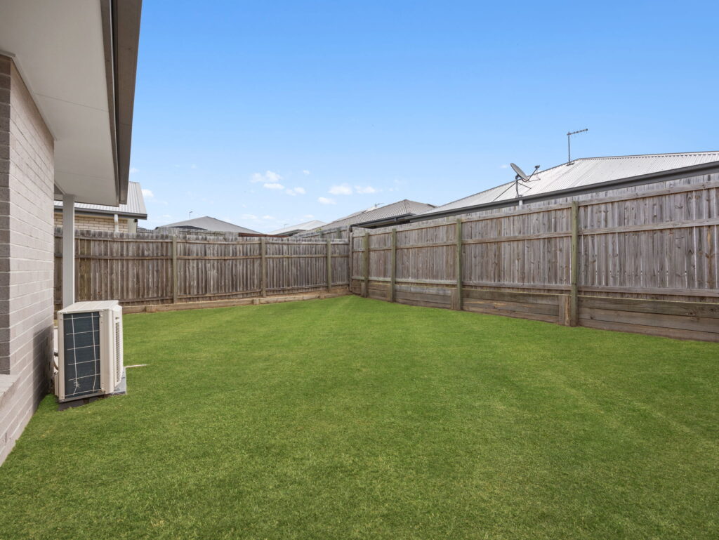 6 Mossman Place, South Maclean, QLD 4280
