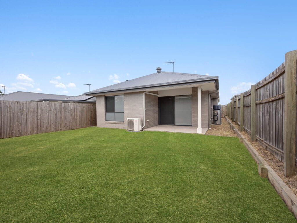6 Mossman Place, South Maclean, QLD 4280
