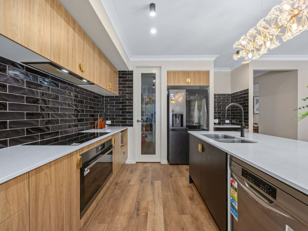 24 Jolly Mews, Ripley QLD 4306