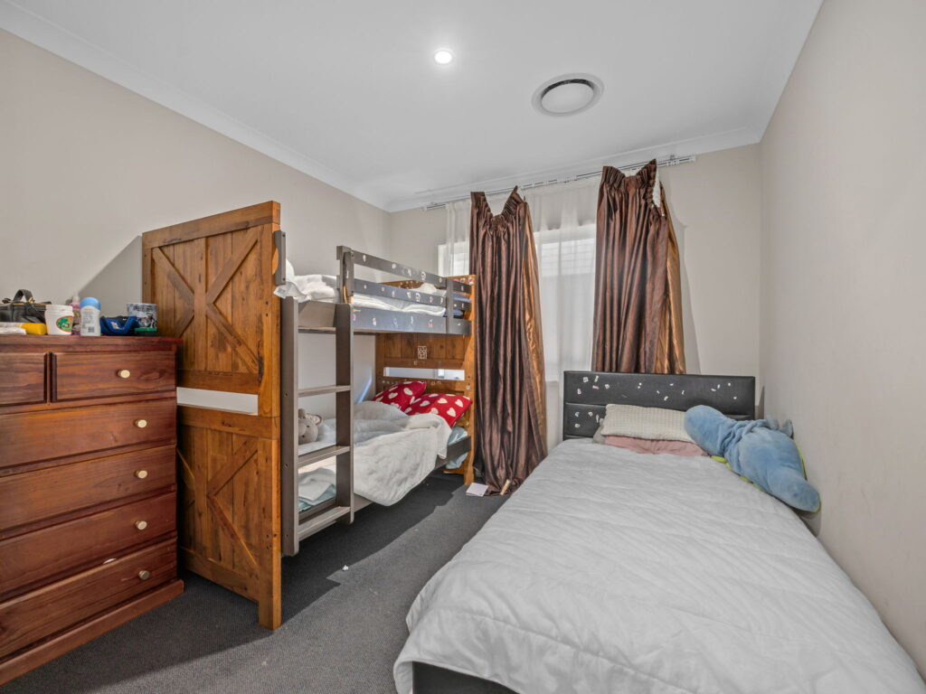 24 Jolly Mews, Ripley QLD 4306
