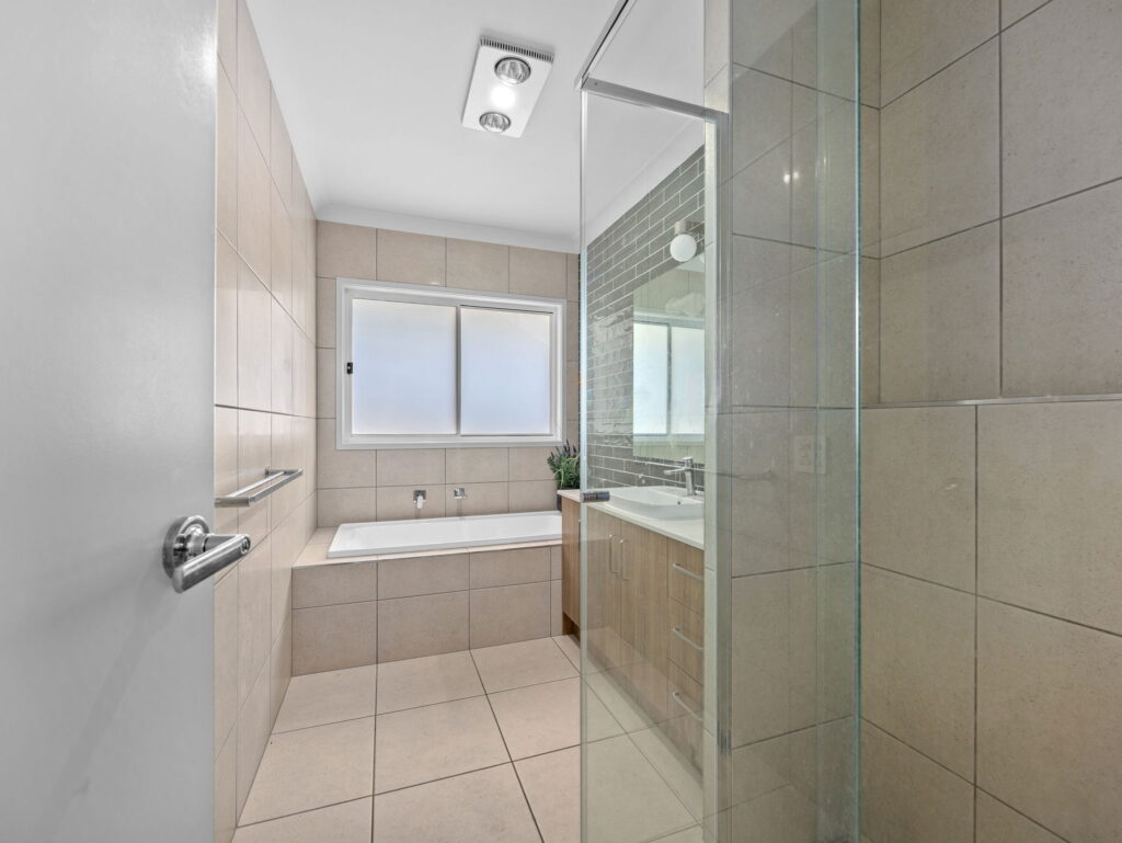 24 Jolly Mews, Ripley QLD 4306
