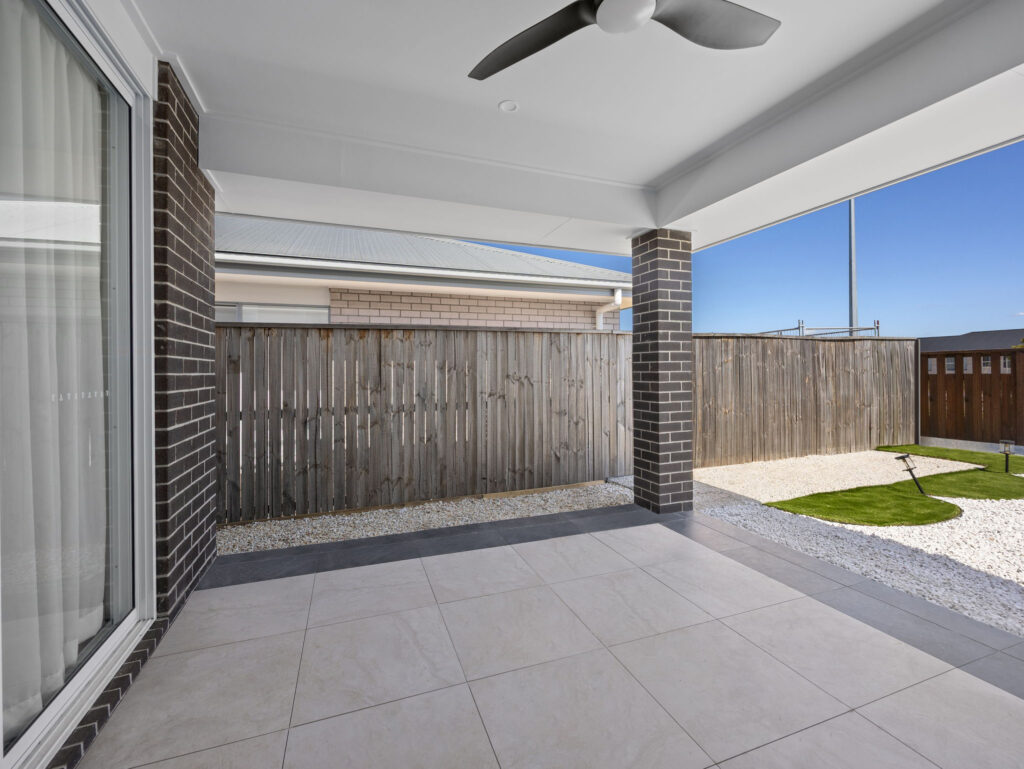 24 Jolly Mews, Ripley QLD 4306
