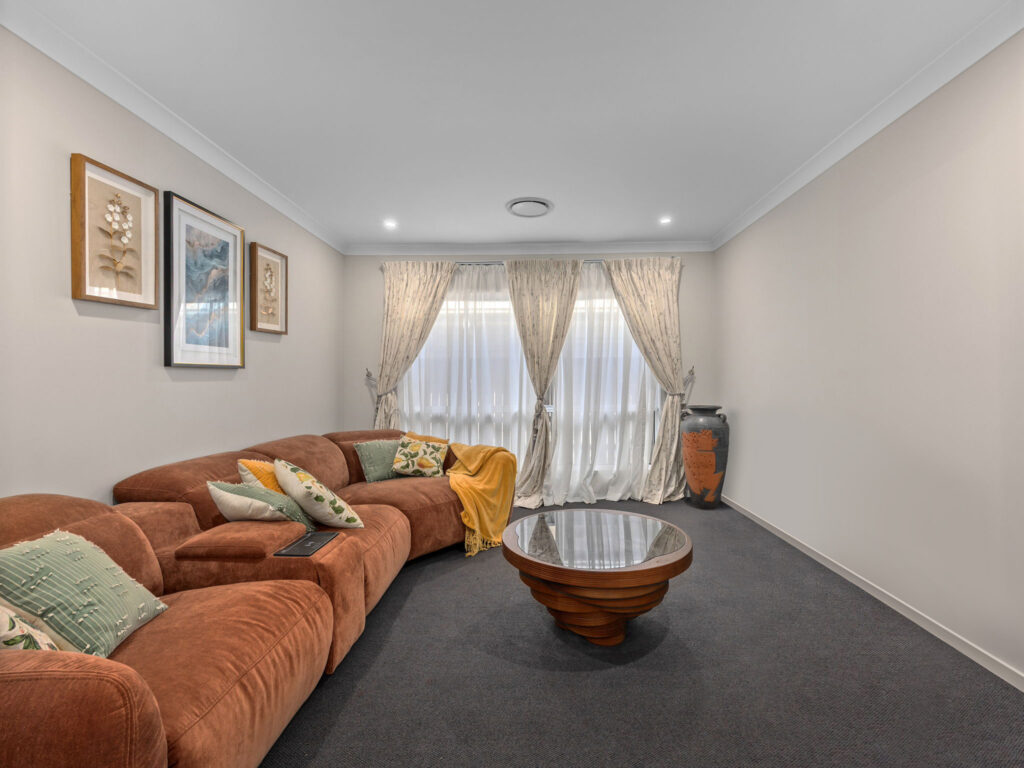 24 Jolly Mews, Ripley QLD 4306
