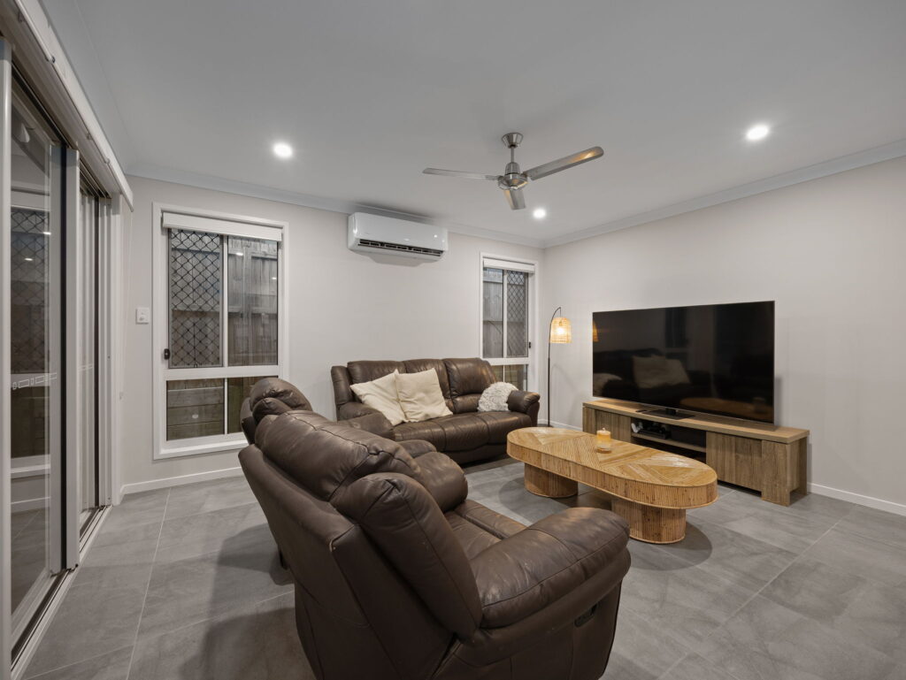 14 Bearsden Street, Spring Mountain QLD 4300
