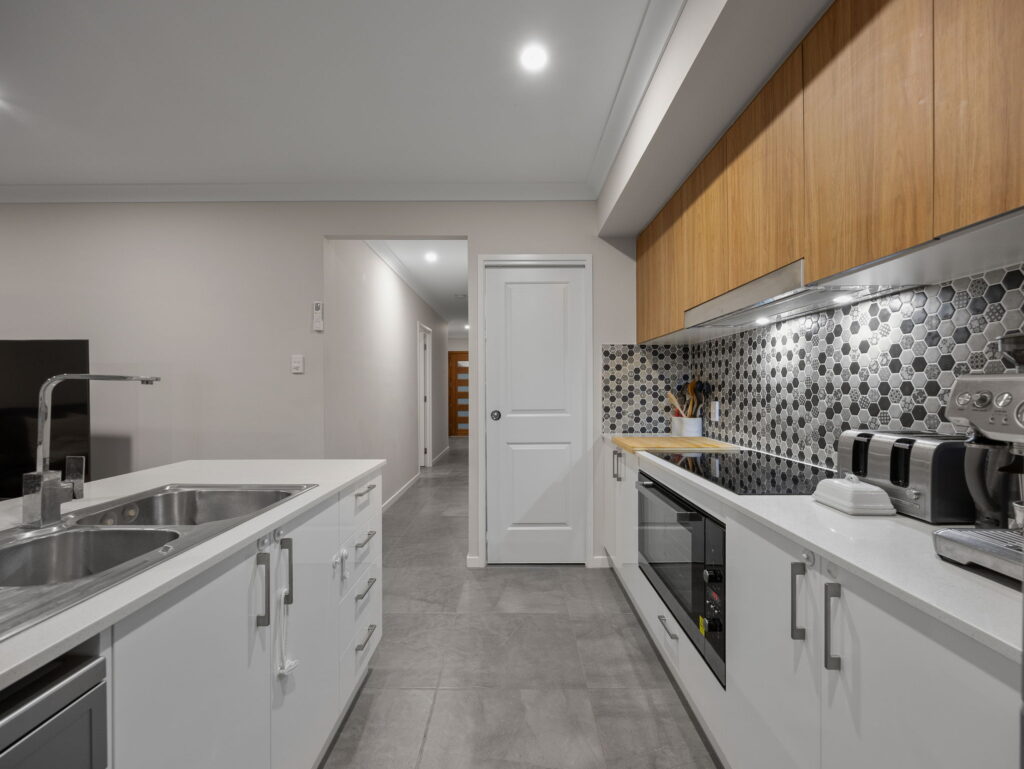 14 Bearsden Street, Spring Mountain QLD 4300