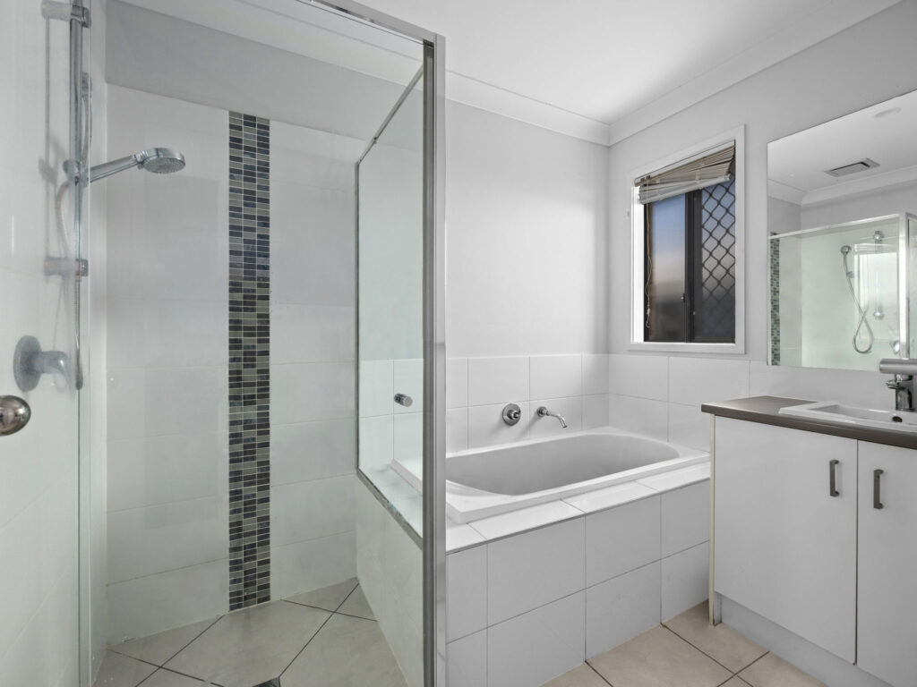 9 Egret Court, Redbank Plains QLD 4301