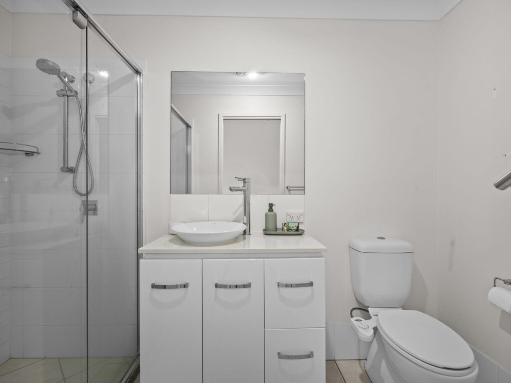 1 & 2/29 Inigo Way, Augustine Heights, QLD 4300
