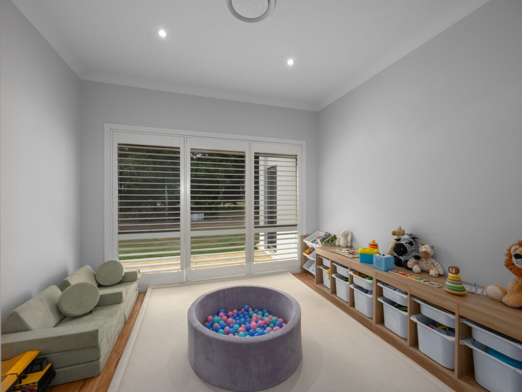 95 President Circle, Karalee, QLD 4306