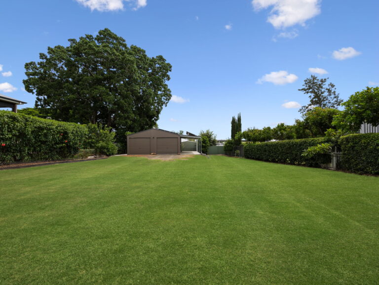 11 Cothill Road, Booval QLD 4304
