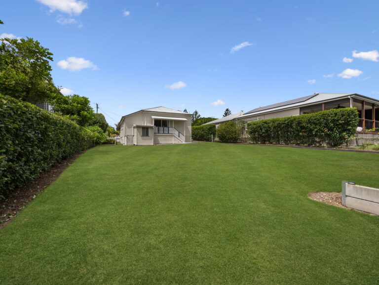 11 Cothill Road, Booval QLD 4304