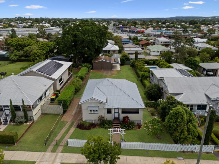 11 Cothill Road, Booval QLD 4304