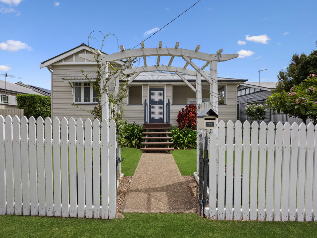 11 Cothill Road, Booval QLD 4304