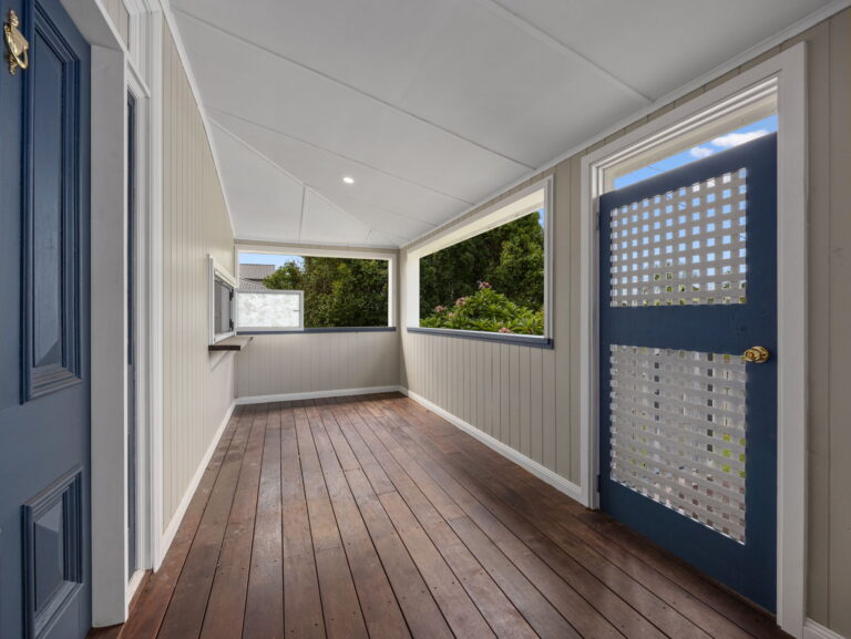 11 Cothill Road, Booval QLD 4304