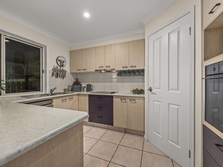 12 Numalla Court, Elanora QLD 4221