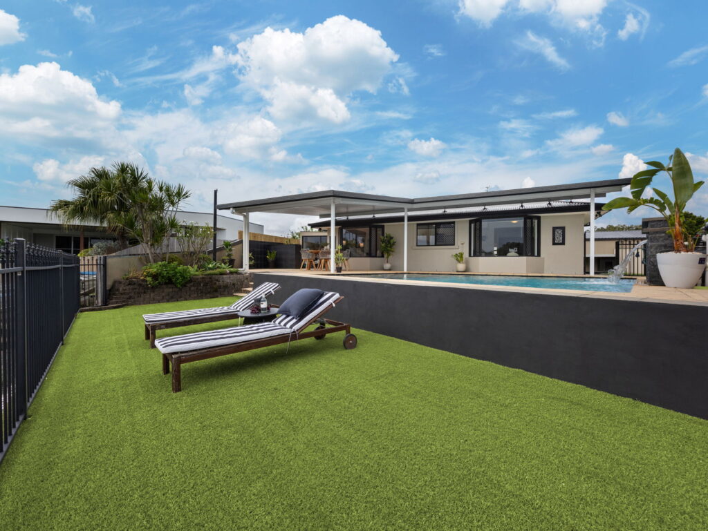 17 Mainsail Street, Currumbin Waters, QLD 4223