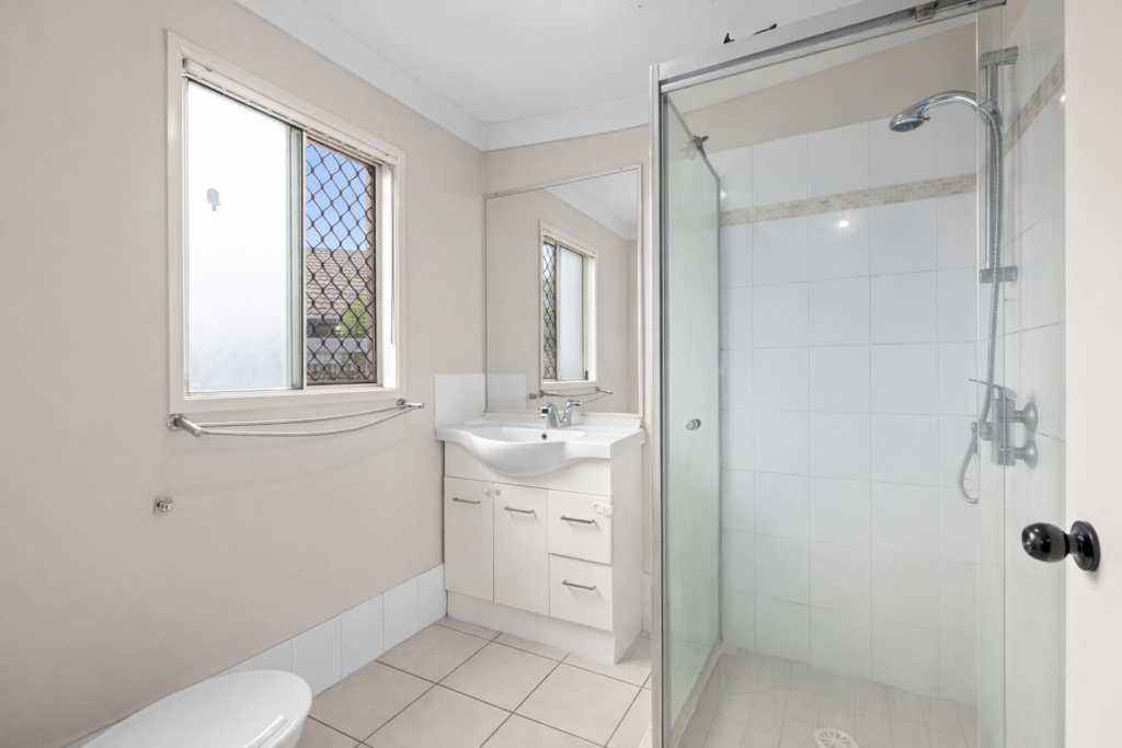 19 Eric Drive, Blackstone, QLD 4304