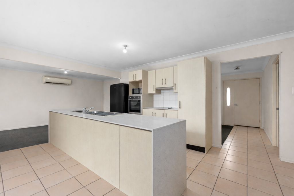 19 Eric Drive, Blackstone, QLD 4304