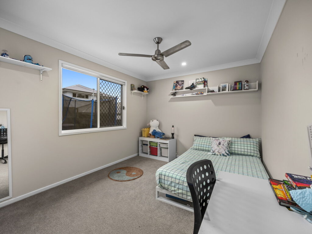 25 Aberdeen Circuit, Spring Mountain, QLD 4300
