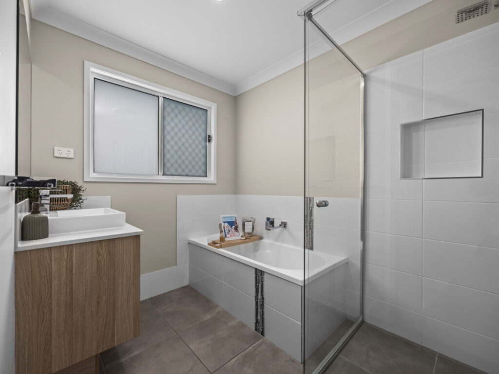 25 Aberdeen Circuit, Spring Mountain, QLD 4300