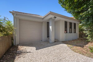 8 Hyde Avenue, Springfield Lakes, QLD 4300