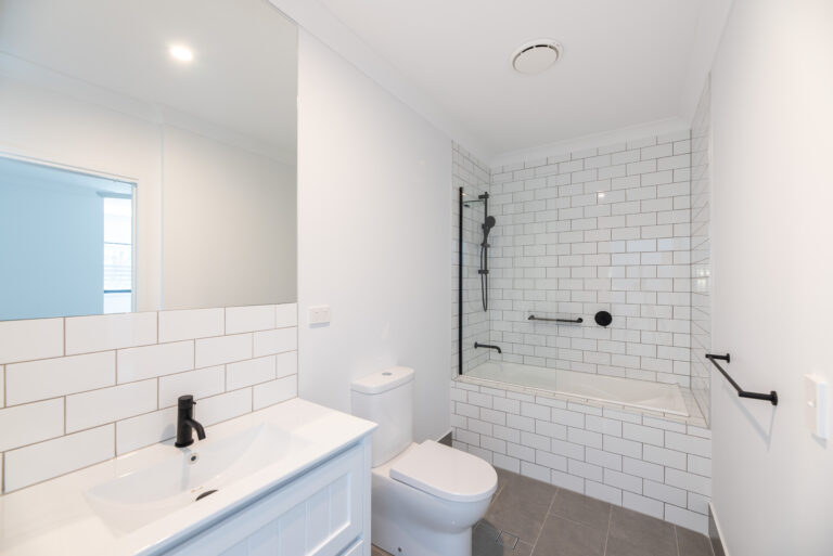 2/70 Freeman Road, Durack QLD 4077