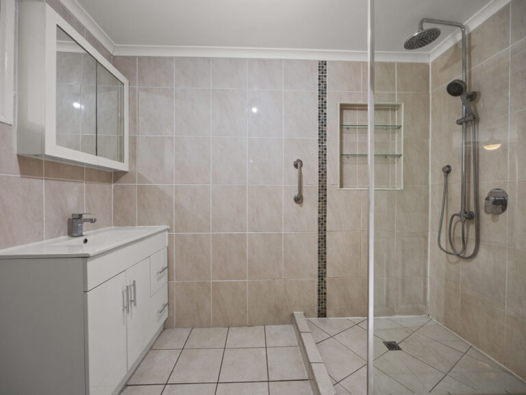 House-R2-4931701