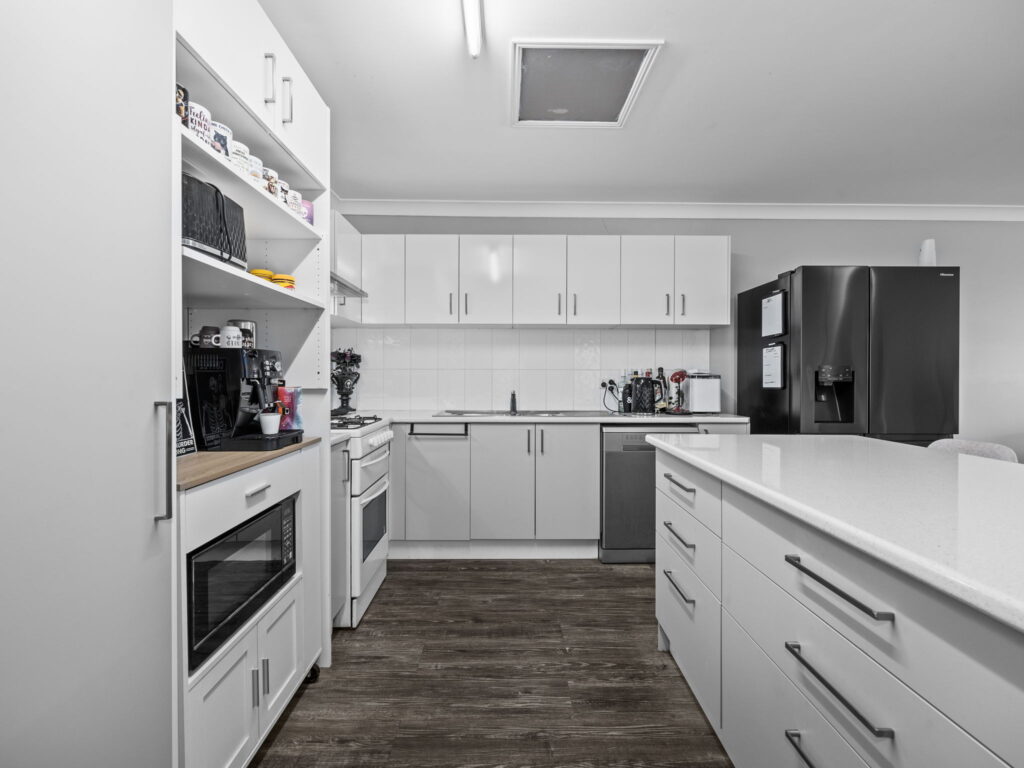 4/5 Spalding Crescent, Goodna, QLD 4300