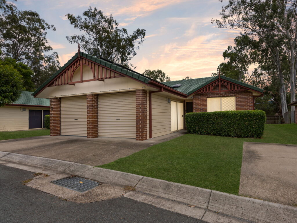 4/5 Spalding Crescent, Goodna, QLD 4300