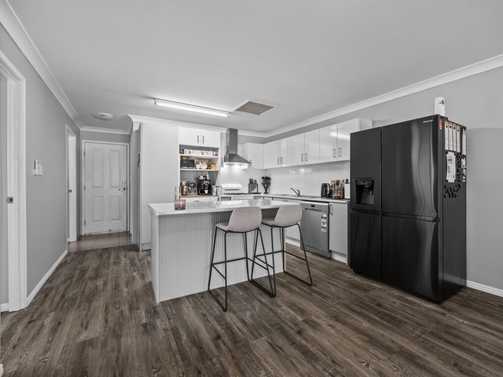 4/5 Spalding Crescent, Goodna, QLD 4300