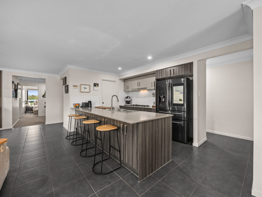 43 Parkland Drive, Walloon, QLD 4306