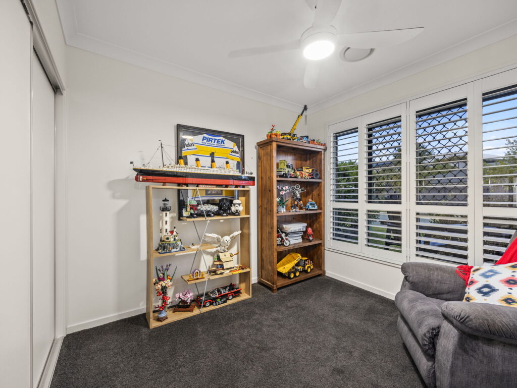 9 Tamborine Street, South Ripley, QLD 4306