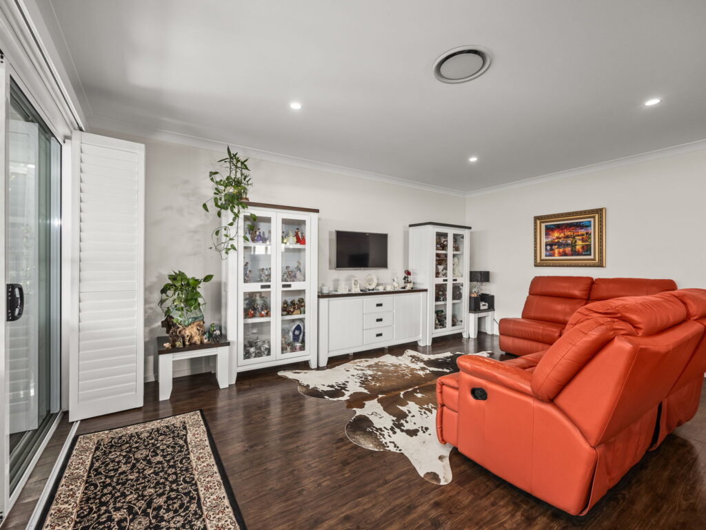 9 Tamborine Street, South Ripley, QLD 4306