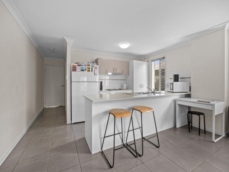 37 Pendragon Street, Raceview QLD 4305