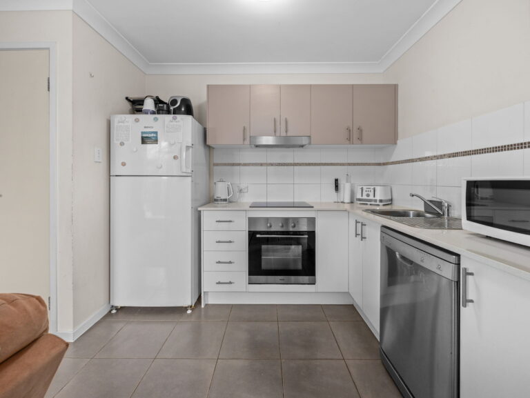 37 Pendragon Street, Raceview QLD 4305