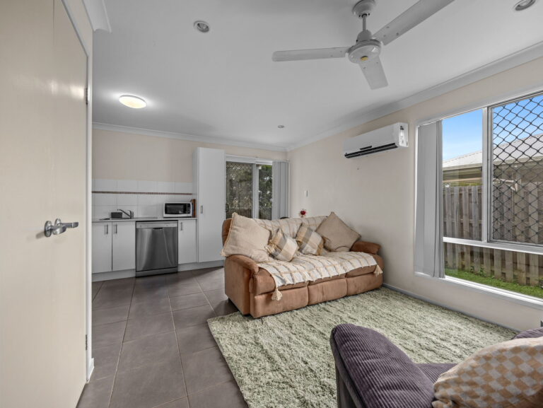 37 Pendragon Street, Raceview QLD 4305