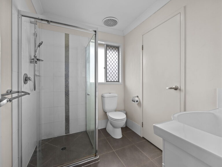 37 Pendragon Street, Raceview QLD 4305