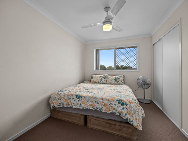 37 Pendragon Street, Raceview QLD 4305