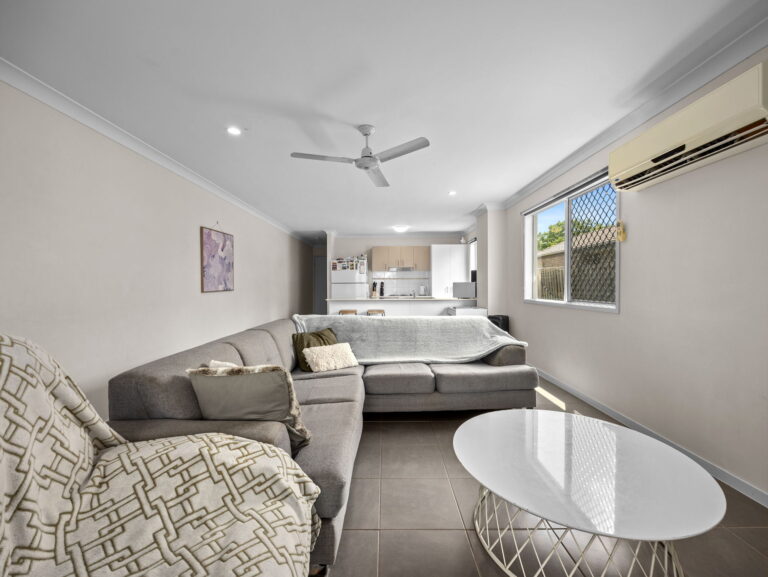 37 Pendragon Street, Raceview QLD 4305