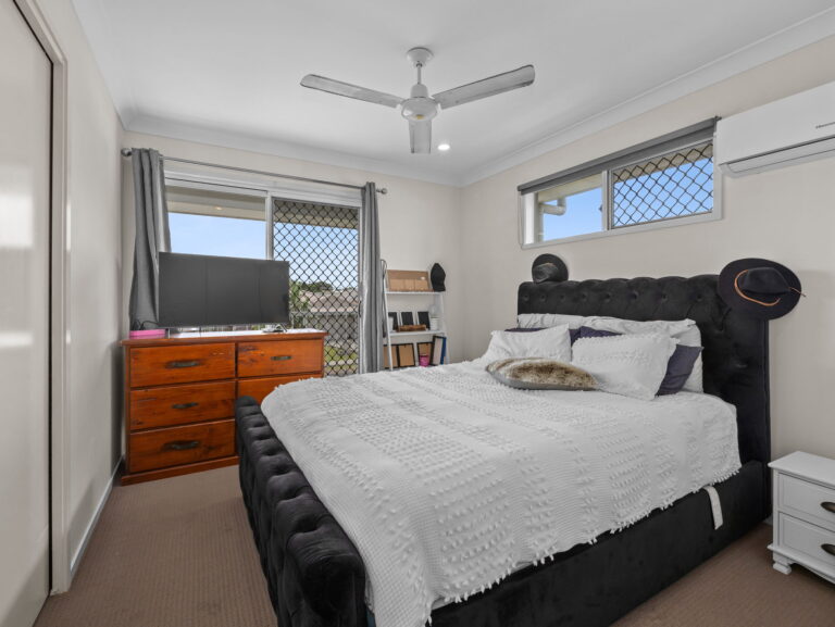 37 Pendragon Street, Raceview QLD 4305