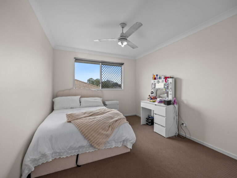 37 Pendragon Street, Raceview QLD 4305
