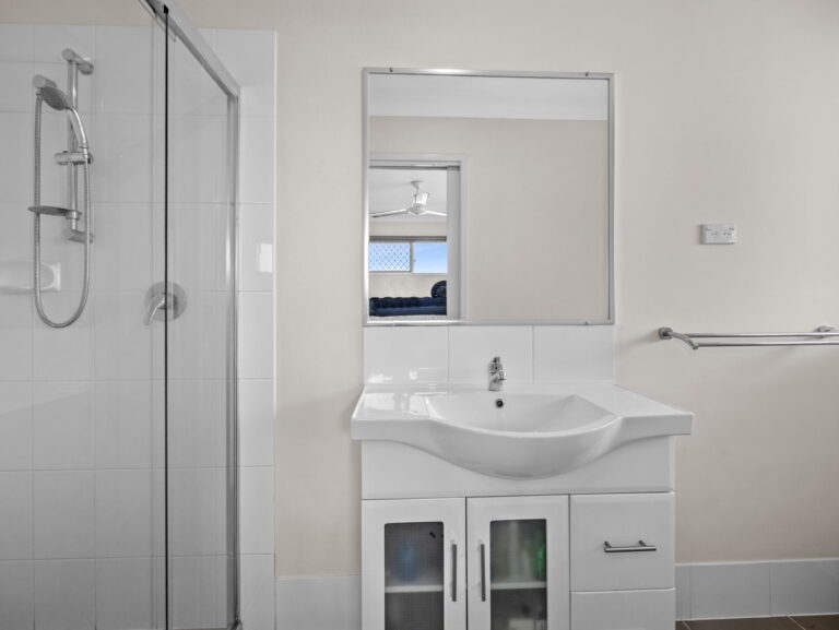 37 Pendragon Street, Raceview QLD 4305