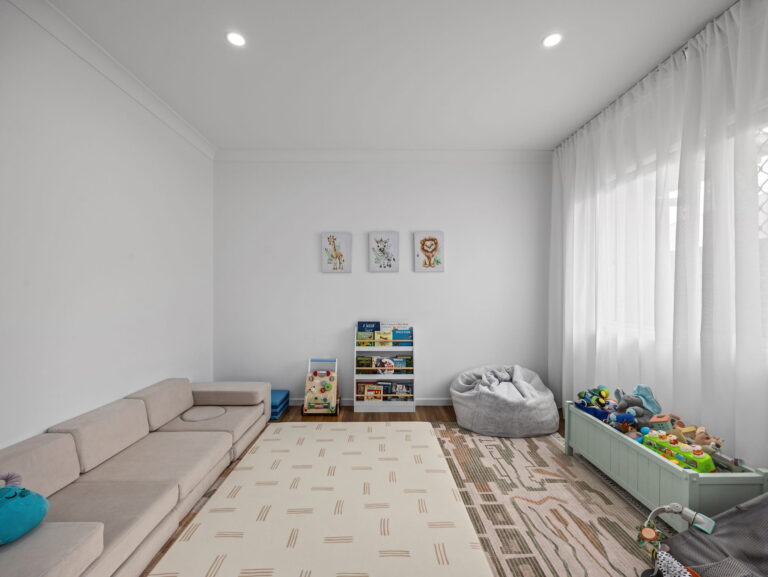 8 Forbes Court, Collingwood Park QLD 4301